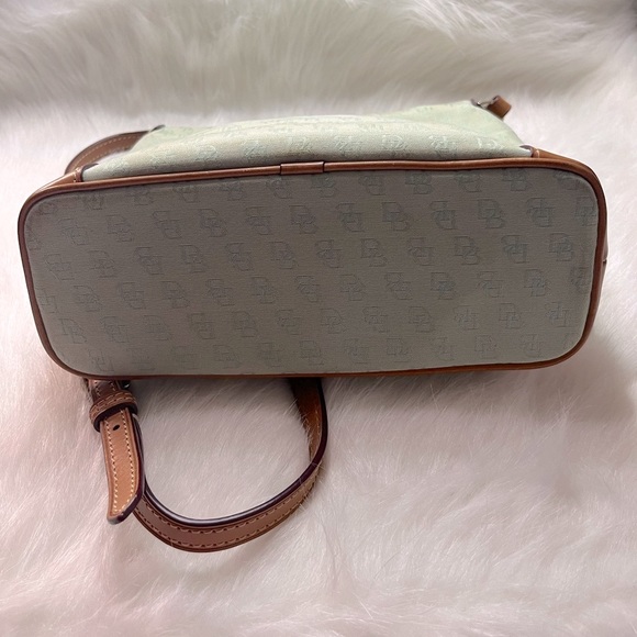 DOONEY & BOURKE DB Monogram Signature Cross-body Bag - Picture 5 of 6